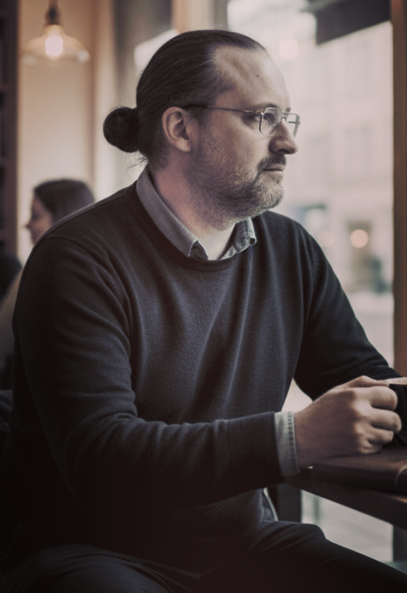 Maciej Szczukowski - autor książki o kontroli ruchu lotniczego